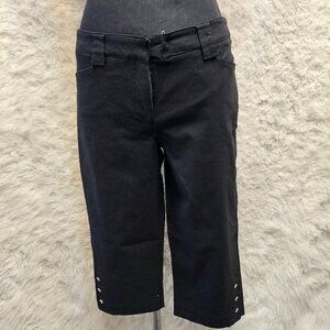 89th Madison Women's Black Capri Pants  Size: 8